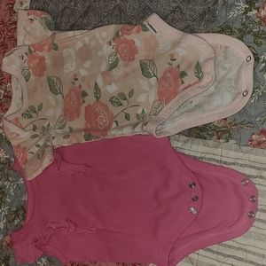 2 infant onsies